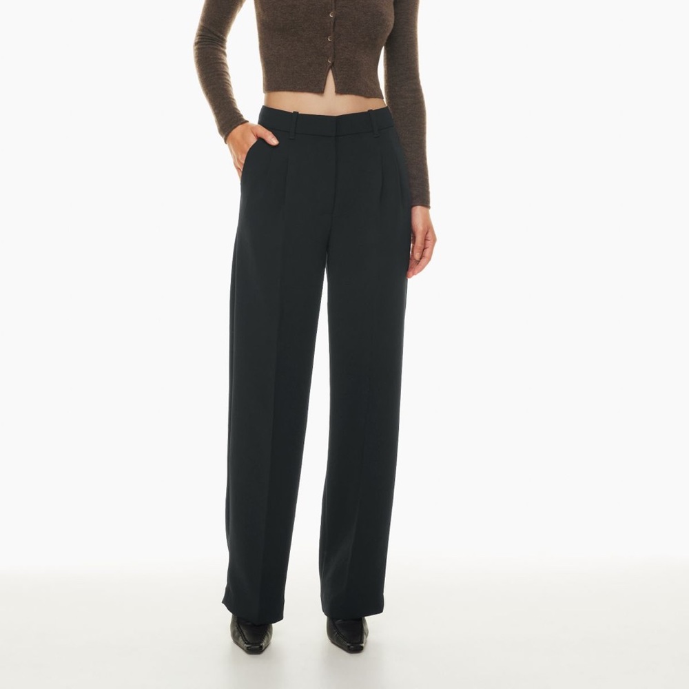Aritzia Effortless Pant